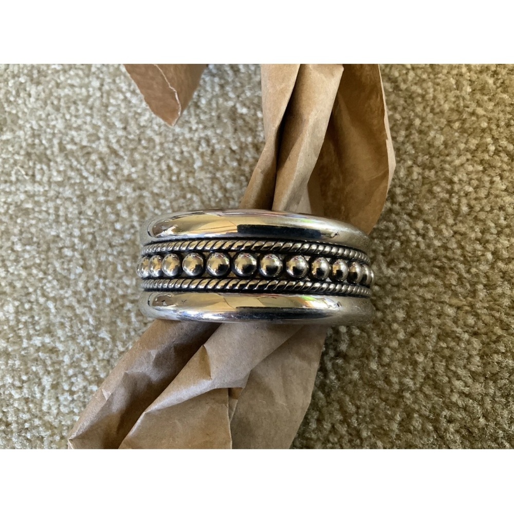 Silver Bangle (4) - Yang Lay Designer - Picture 5 of 8